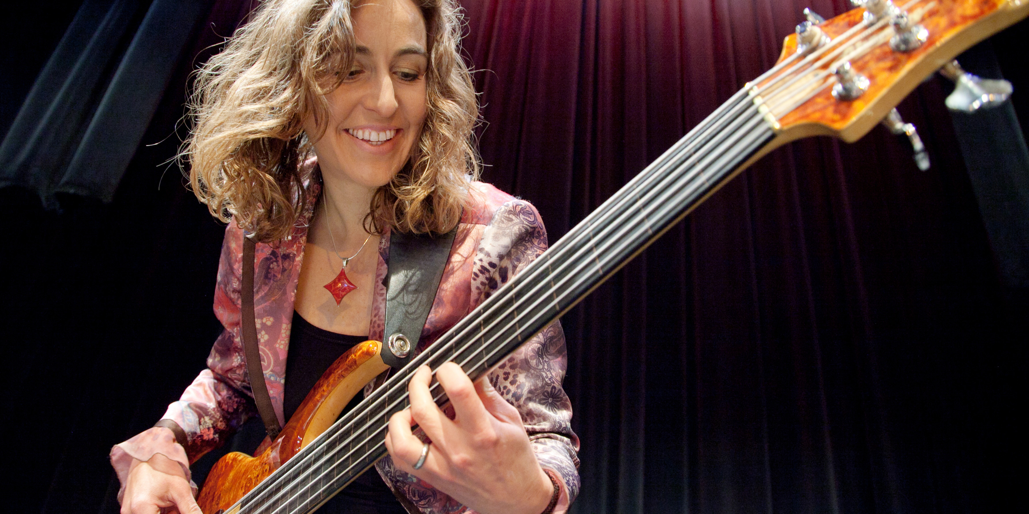Arian Cap and her guitar