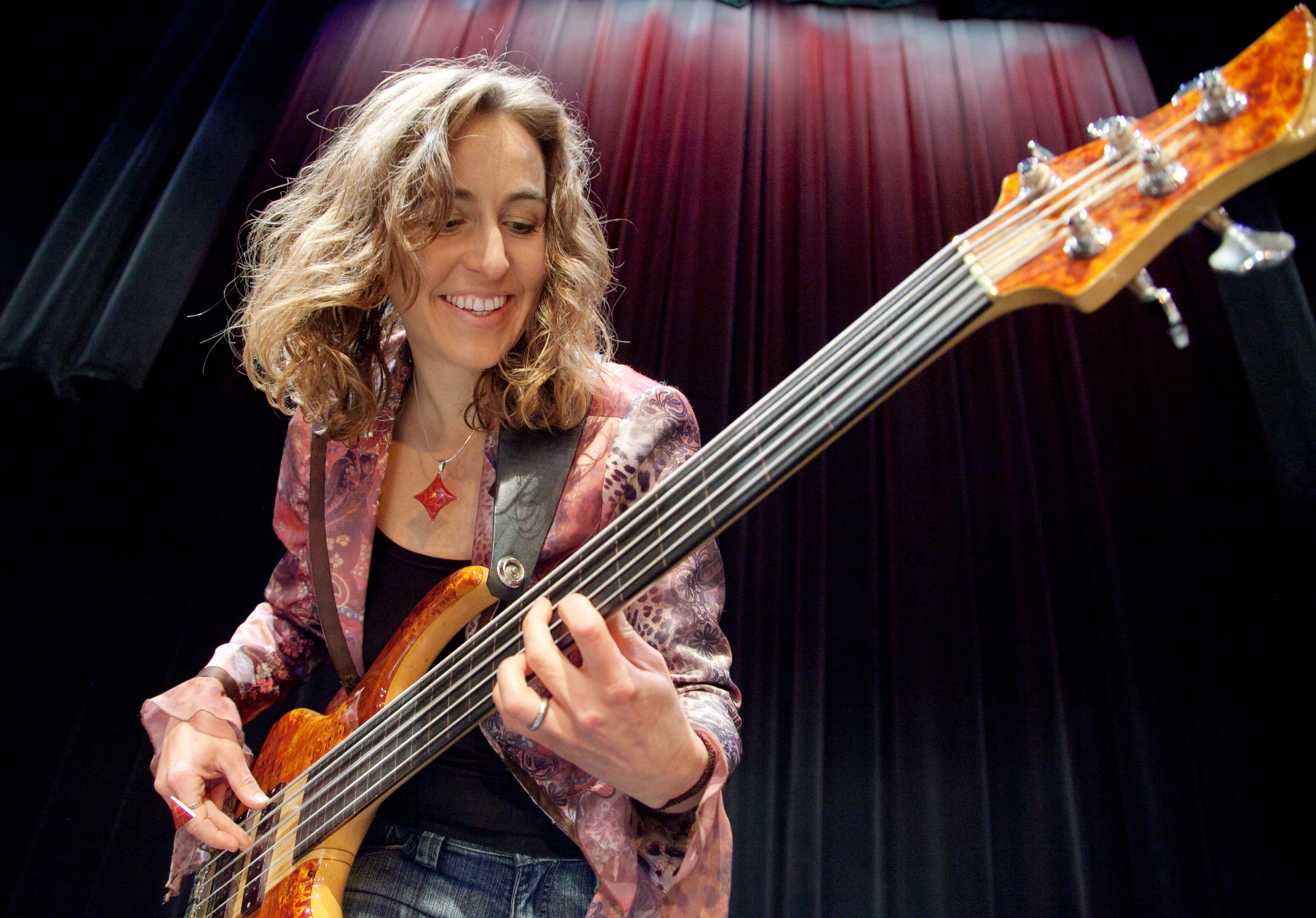 Arian Cap and her guitar